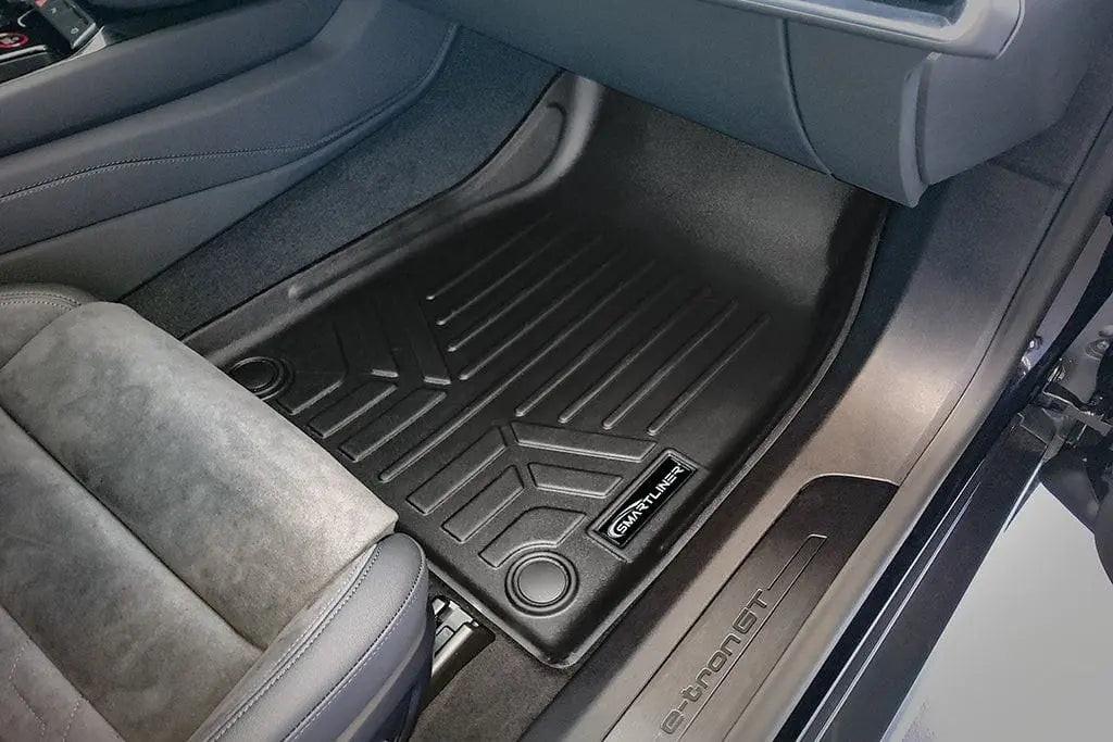 Audi e-tron GT floor mat, black Smartliner all-weather custom car mat, front passenger side