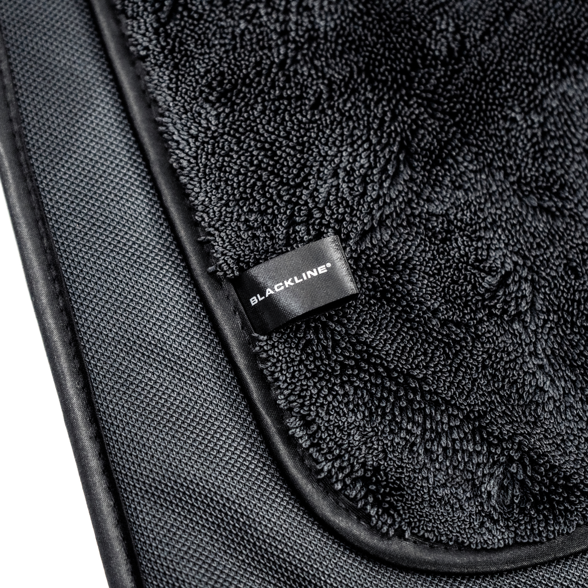 Blackline Car Care BLACKLINE® Slim Twisted-Loop Drying Towel, black microfiber for quick vehicle drying and gentle cleaning.
