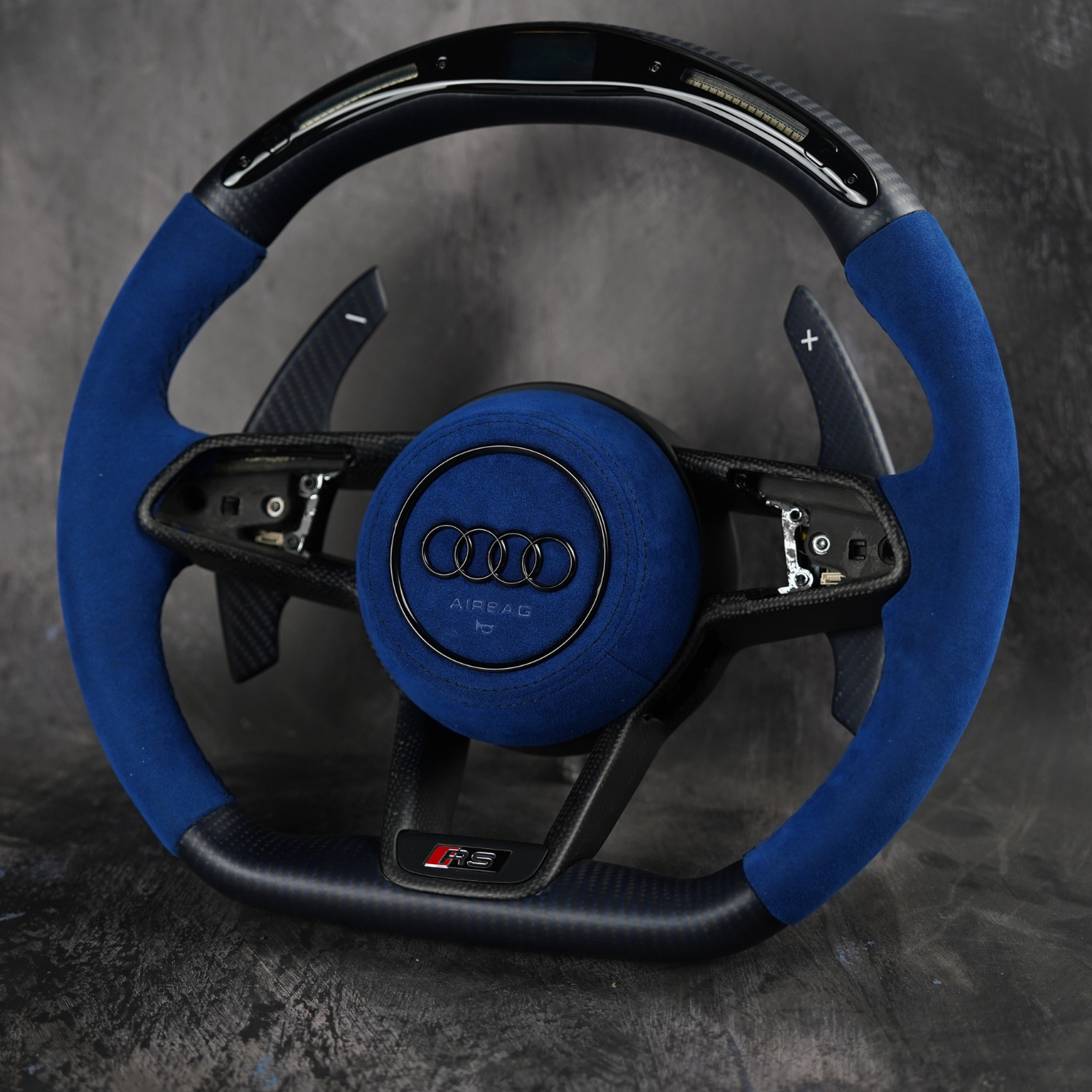 Exclusive Steering custom steering wheel for 2016-2023 Audi R8 and TT, featuring premium material and detailed craftsmanship.