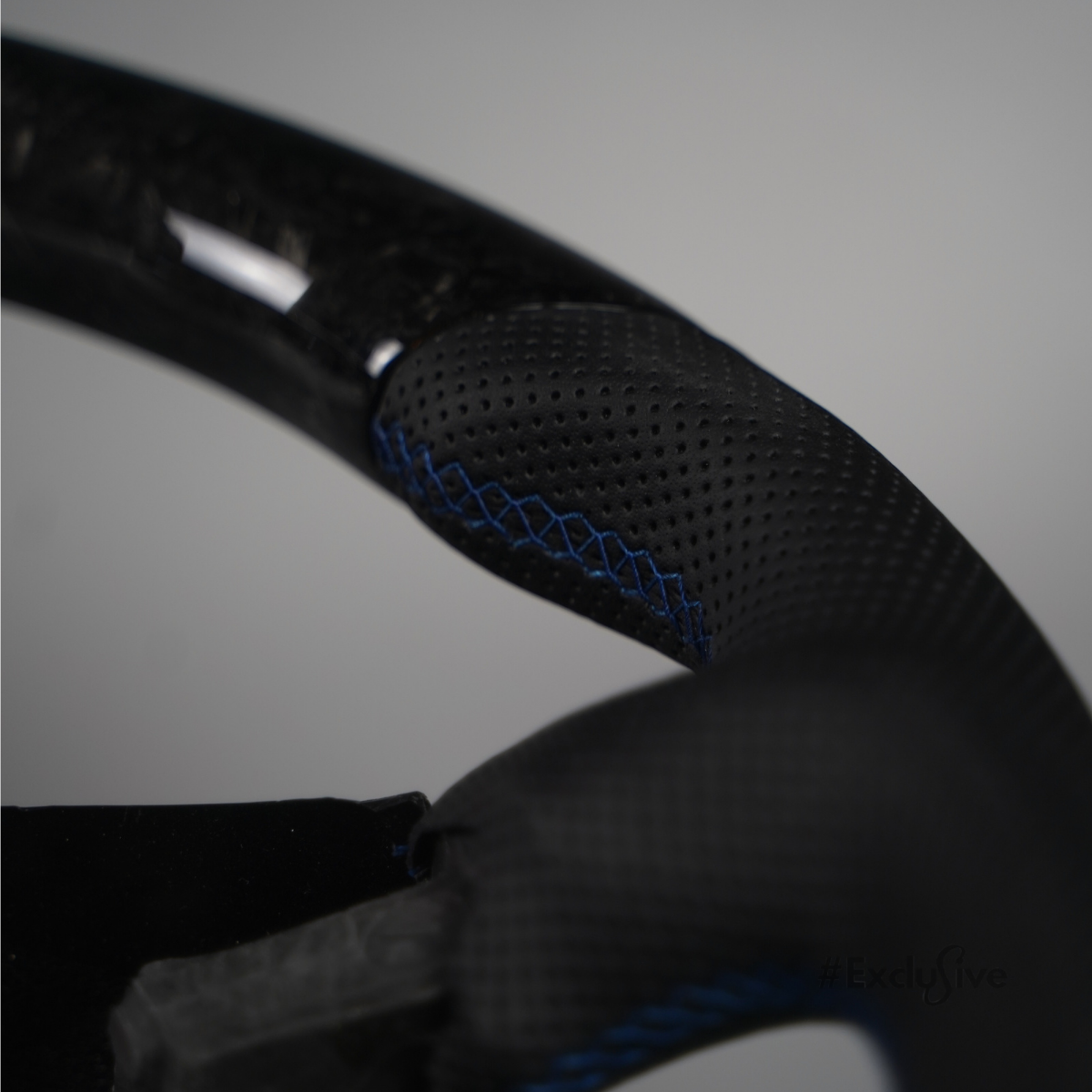 Custom Audi A6, S6, RS6, A7, S7, RS7, C8 steering wheel by Exclusive Steering featuring premium leather and stylish design.